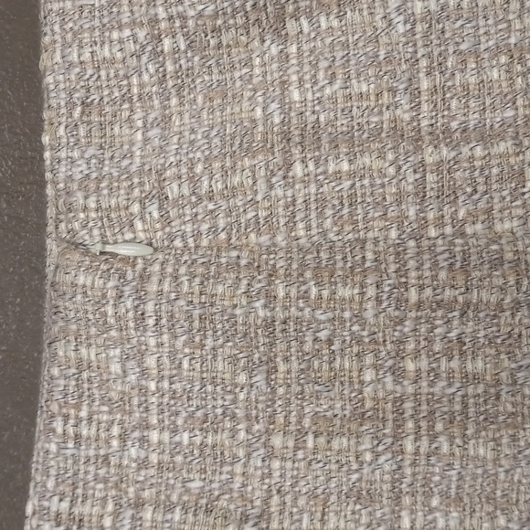 Gorgeous Oatmeal Colored, Fully Lined Skirt - Picture 11 of 12